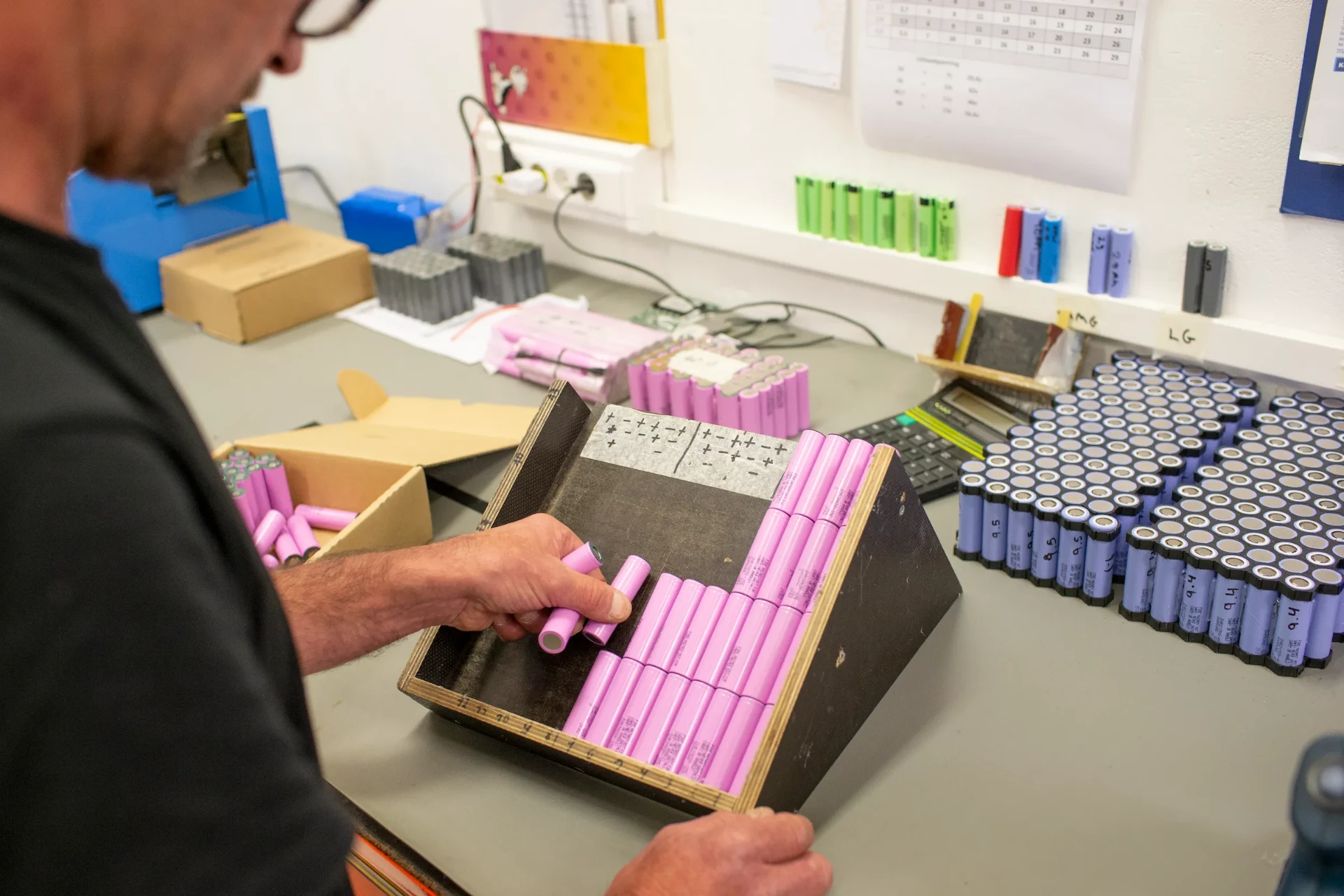 Strumento diagnostico collegato al BMS della batteria e-bike